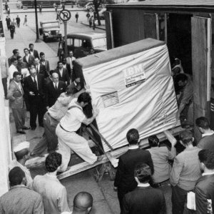 Пет мегабайт твърд диск, който се изпраща от IBM (1956)